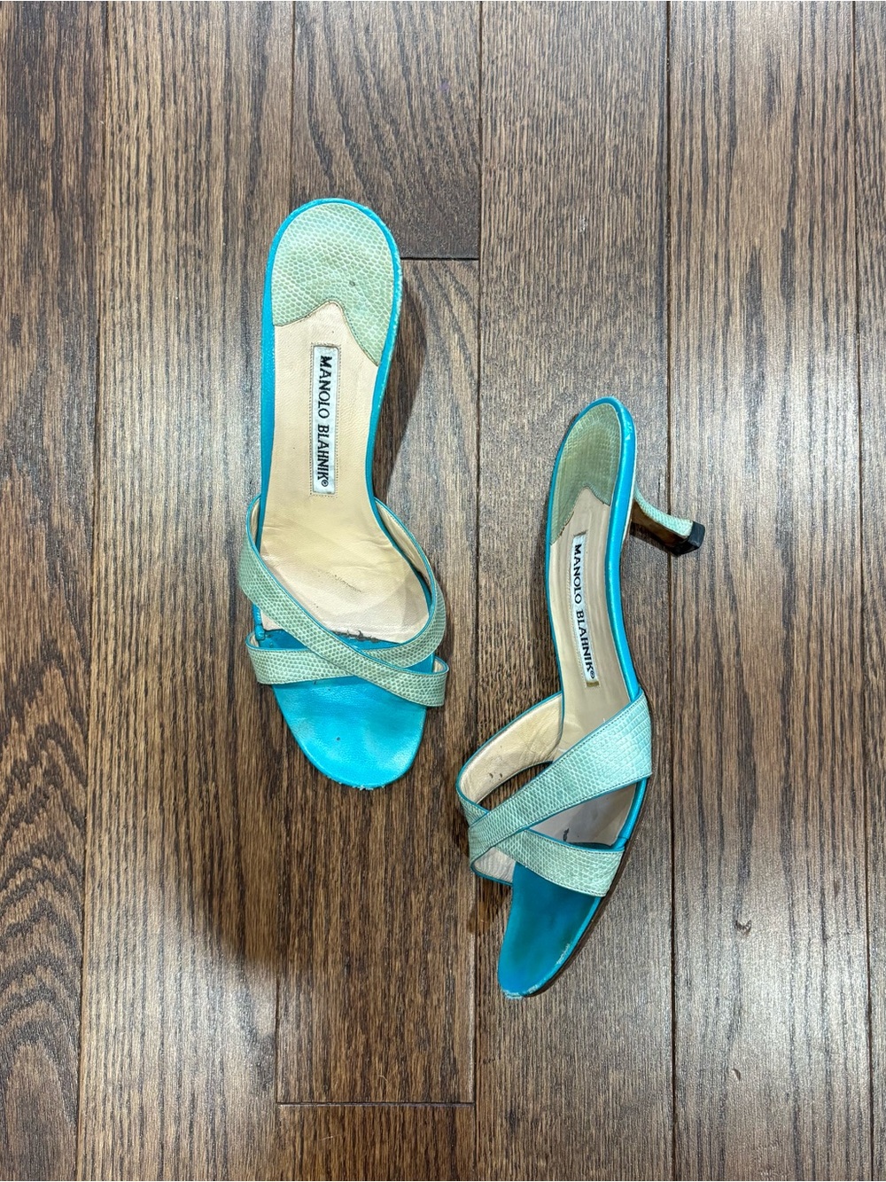 Authentic Manolo Blahnik kitten heels - Picture 2 of 6
